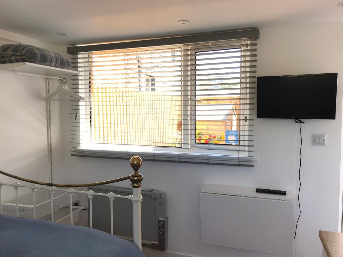 Flat Rocks, With Parking, 100M From Beach Apartment Perranporth Exterior foto