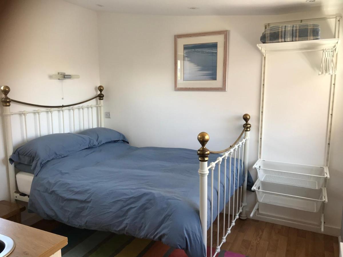 Flat Rocks, With Parking, 100M From Beach Apartment Perranporth Exterior foto