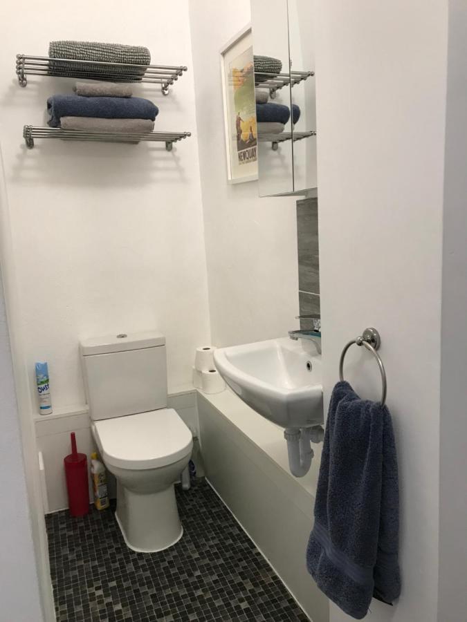 Flat Rocks, With Parking, 100M From Beach Apartment Perranporth Exterior foto