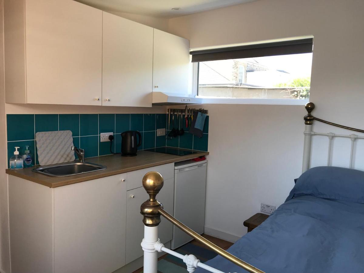 Flat Rocks, With Parking, 100M From Beach Apartment Perranporth Exterior foto